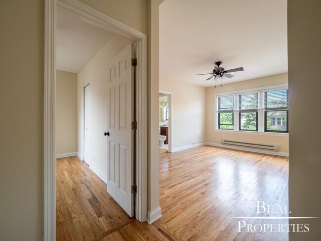 1 bedroom in CHICAGO IL 60640 - 1 bedroom in CHICAGO IL 60640 Condo Unit 203