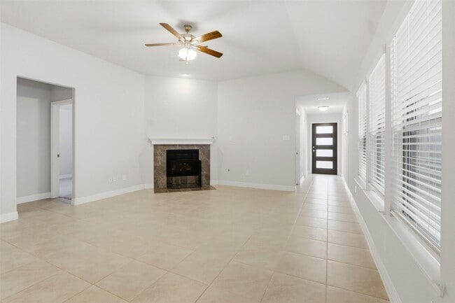 Photo - 40704 Guillemont Ln