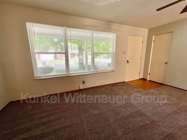 Photo - 700 St Mary Dr