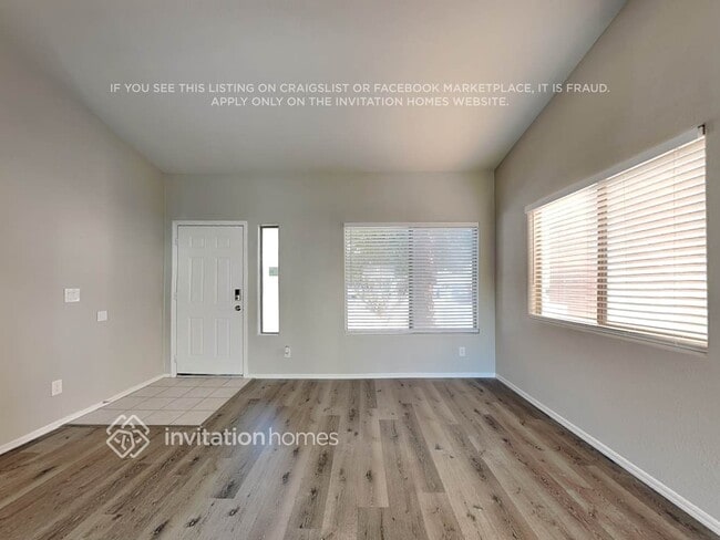 Photo - 10427 E Billings St