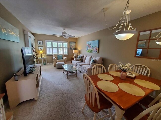 Photo - 1400 Arrowhead Cir W