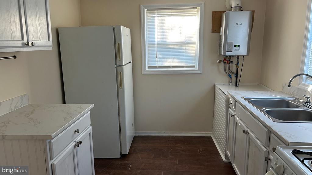 Photo - 17528 Ward Ave