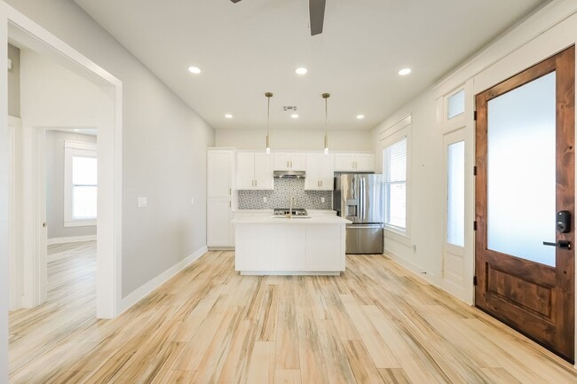 Photo - 120 E Magnolia Ave Unit 101