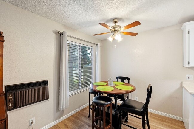Photo - Fully Furnished 1BR/1BA Condo in Carson City Unidad 47