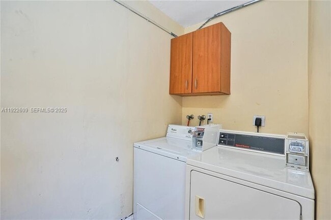 Photo - 1424 Holly Heights Dr Unit 5