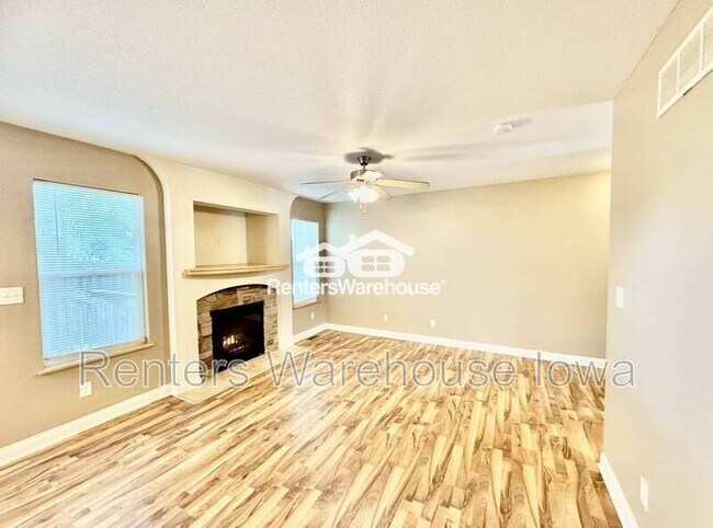 Photo - 2004 63rd St