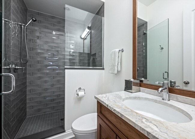 Photo - 441 W Deming Pl