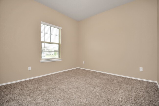 Photo - 5415 Dover Ter Wy