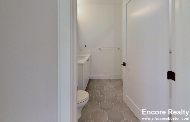 Photo - 104-106 Warren St. Unit 11 Unidad 11