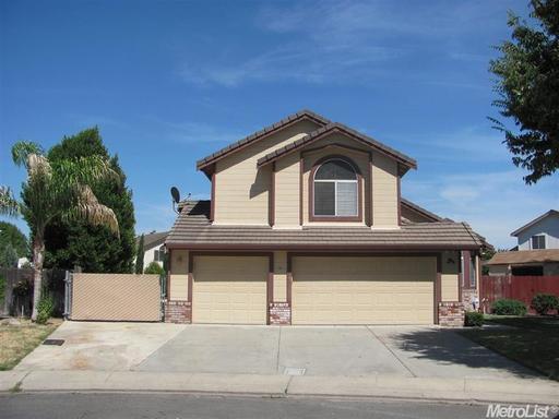 Photo - 748 Parkston Ct