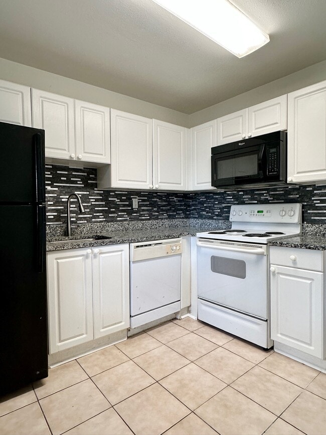 Photo - 203 Pine Tulip Ct