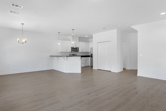 Photo - 609 Fairview Cir