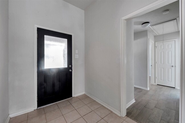 Photo - 2239 Waxwing Dr