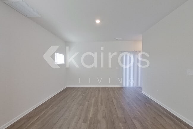Photo - 2541 Banyon Cir