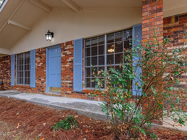 Photo - 400 Oakhill Cir