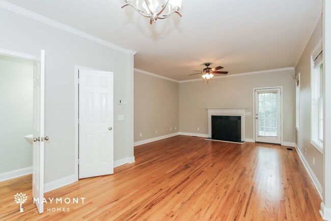 Photo - 332 Byron Rd