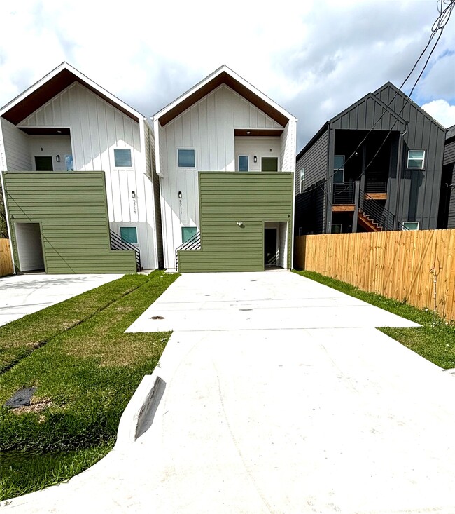 Photo - 9711 Pelsey St