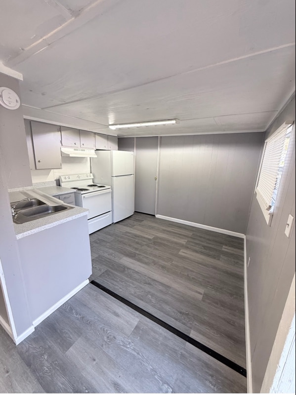 Photo - 215 Weeks Rd