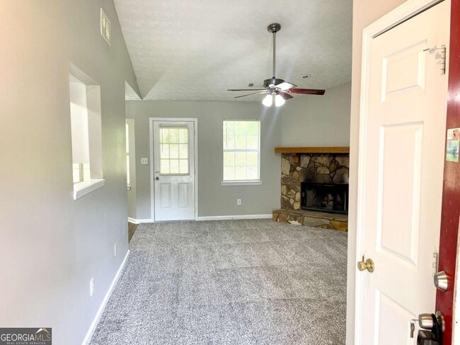 Photo - 215 Mountain Ridge