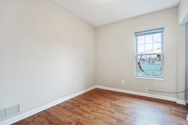 Photo - 320-322 E 12th Avenue