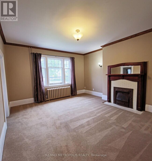 Photo - 1110 Simcoe St S Unit Upper #2