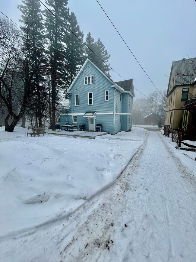 Photo - 2115 E 1st St Unit Main Floor