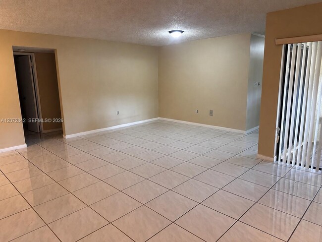 Building Photo - 8810 SW 123rd Ct Unit M110