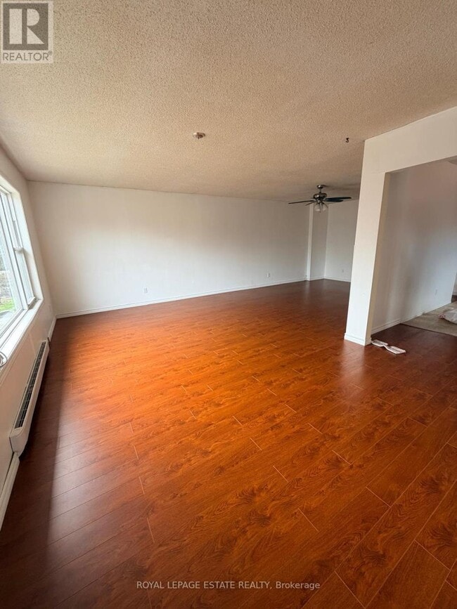Photo - 212 Byng Ave Unit Upper