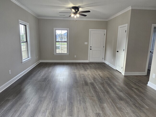 Photo - 894 Forehand Rd