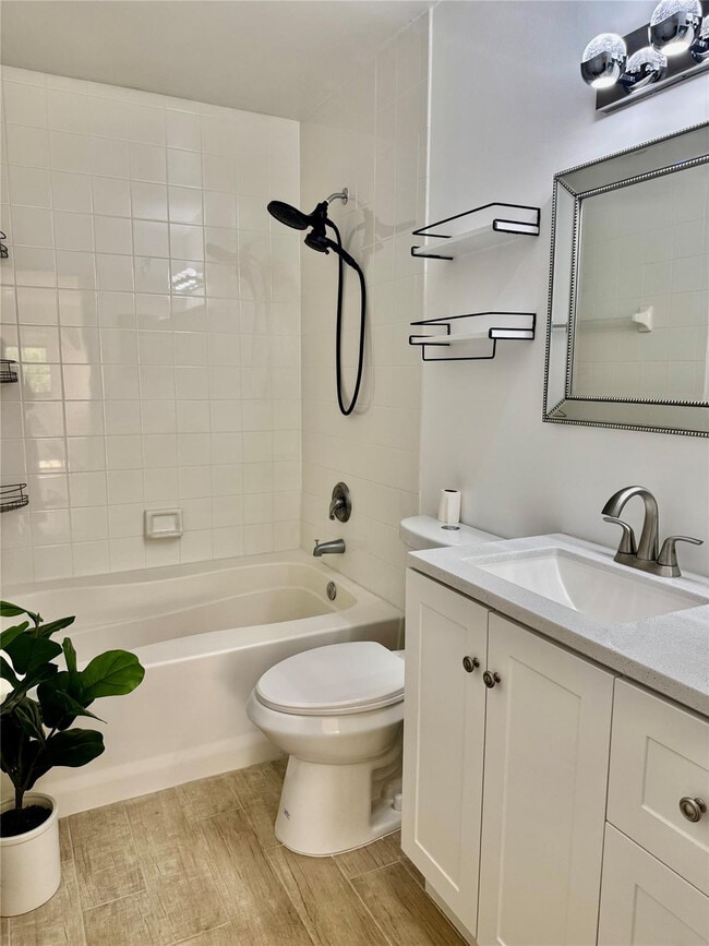 Photo - 4856 N State Rd 7