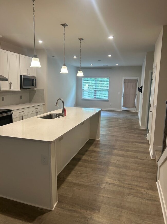 Photo - Simpsonville - 3/ 2.5, 1952 SF