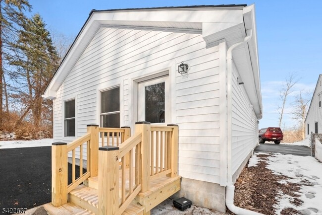 Photo - 7 Mountain Rd