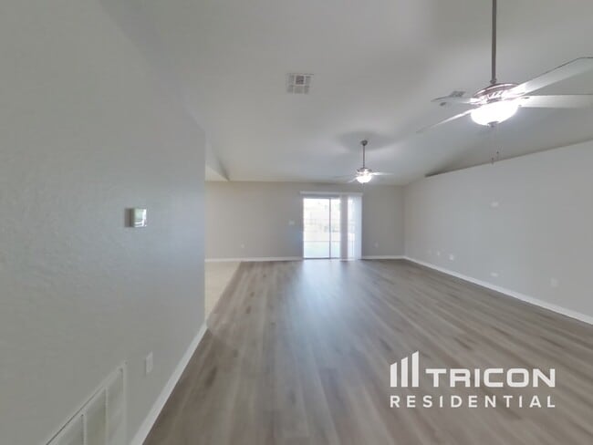 Photo - 1152 Tryon Cir