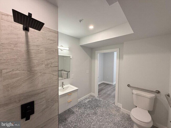 Photo - 1516 18th St SE