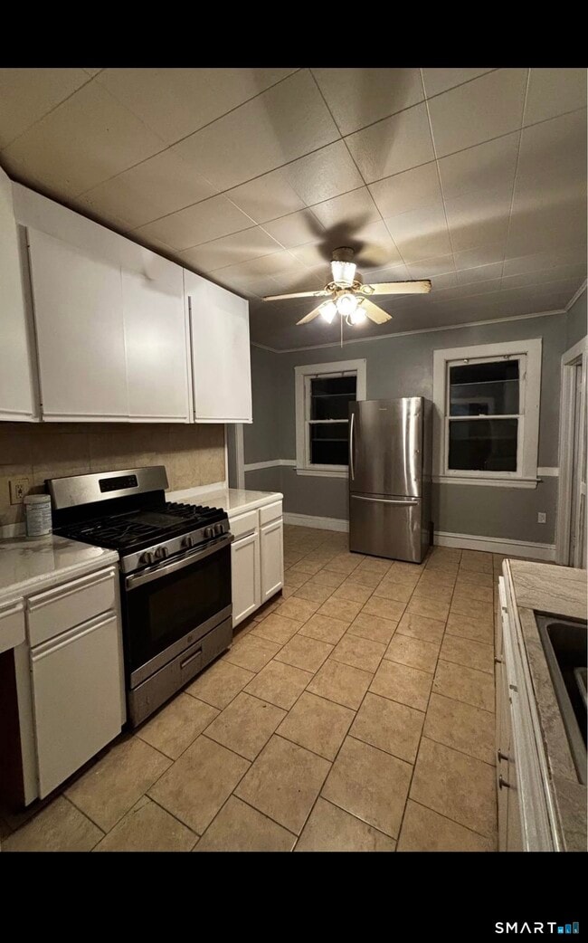 Building Photo - 448 Hillside Ave Unit 2