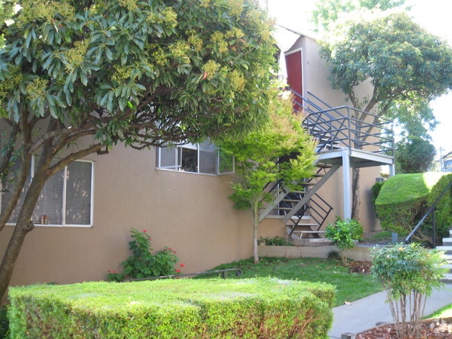 The Seven Seas Apartments - The Seven Seas Apartments