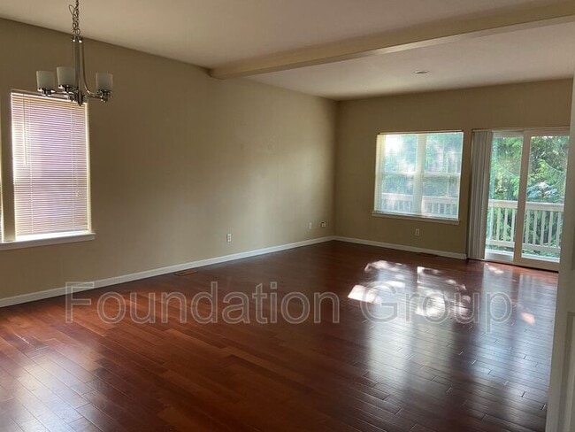 Photo - 150 S 152nd St