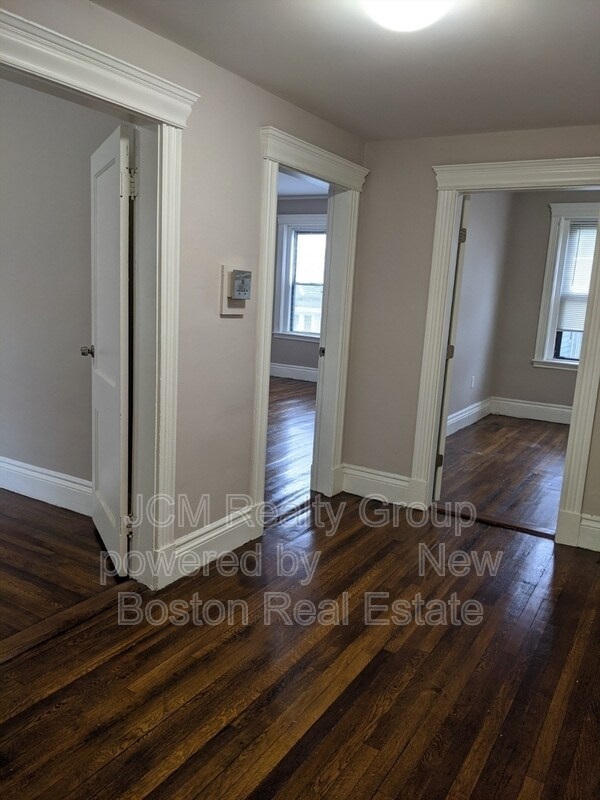 Photo - 44 Waverly St Unit -6 / 3rd Floor