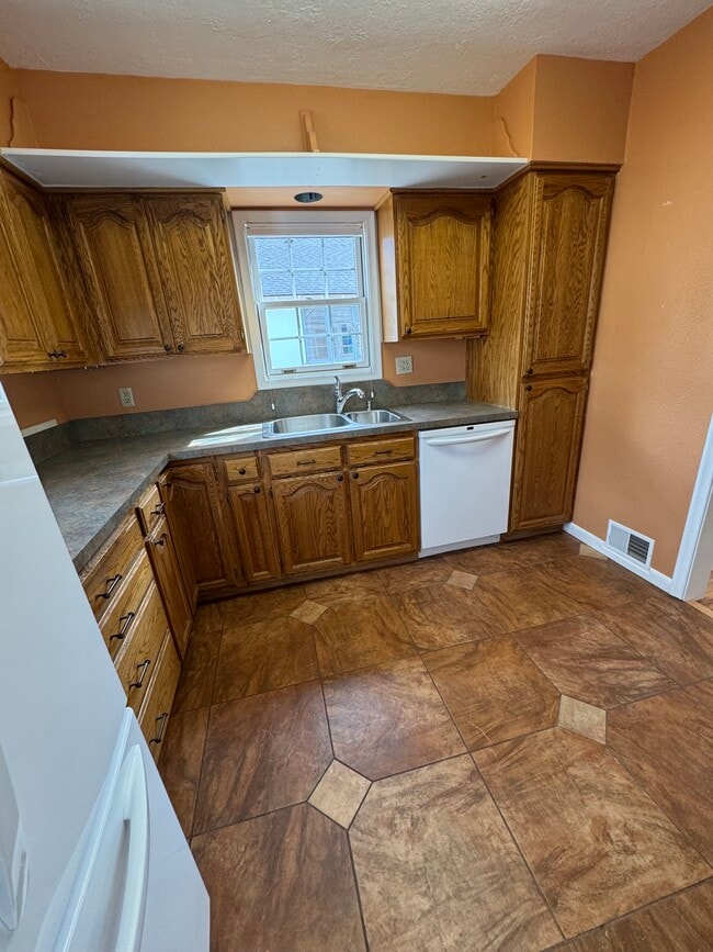 Photo - 208 S 13th Ave