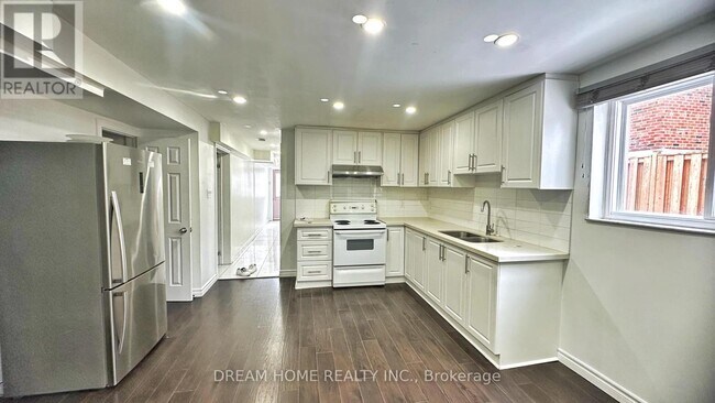 Photo - 51 Laxford Ave