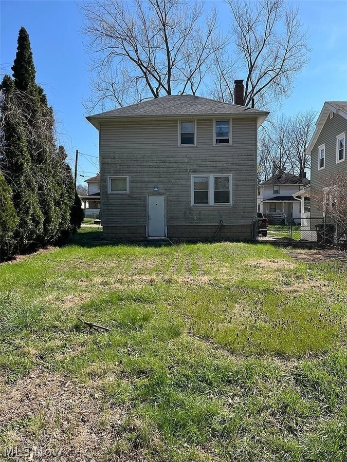 Photo - 783 Leonard St