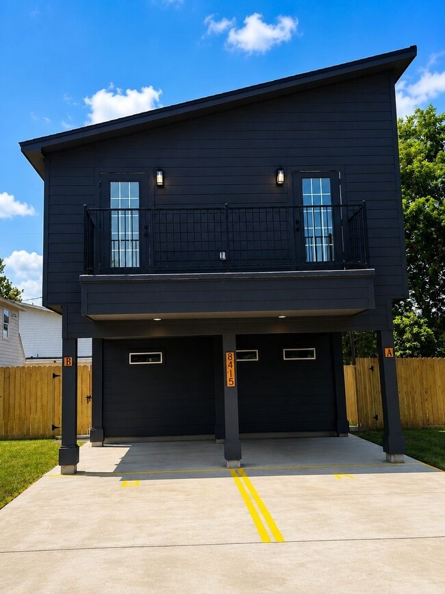 Building Photo - 8415 Mahalia Dr Unit A