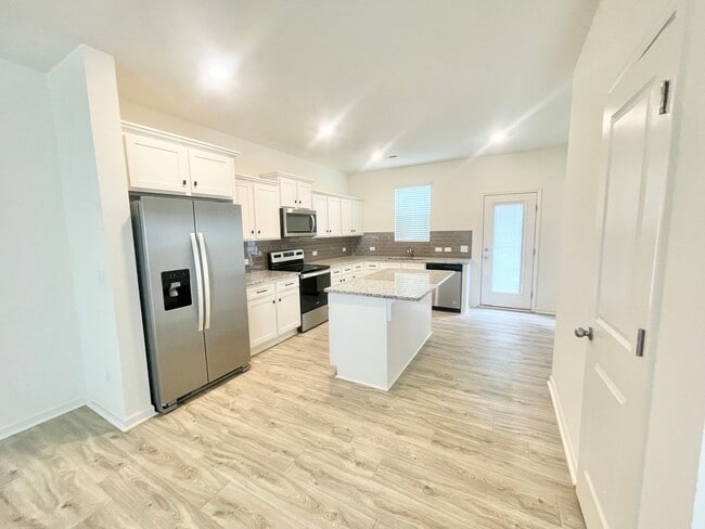 Photo - Charming 3-Bedroom End Unit Townhome Near Jack Alexander Blvd - MOVE IN SPECIAL