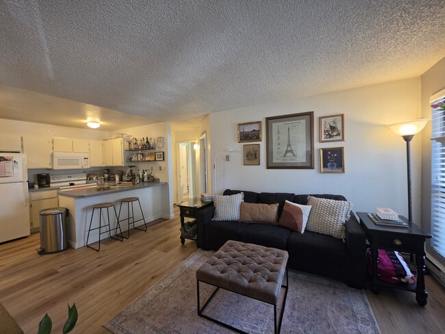 Photo - 2700 S White Mountain Rd