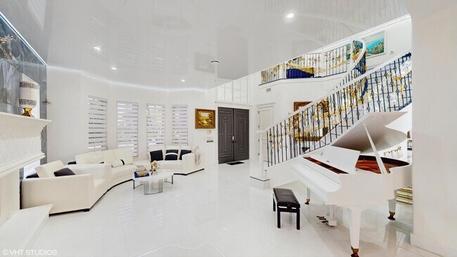 377 Squire Dr