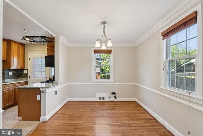 Photo - 2718 S Uhle St