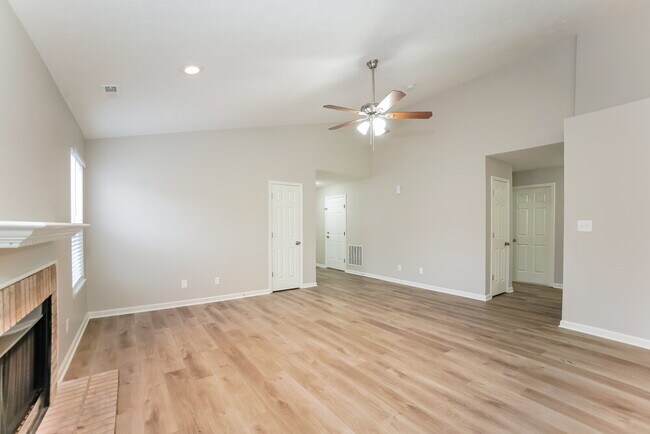 Photo - 6430 Glory Maple Ln