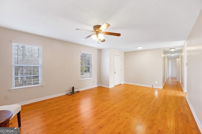 Photo - 252 Skyview Rd