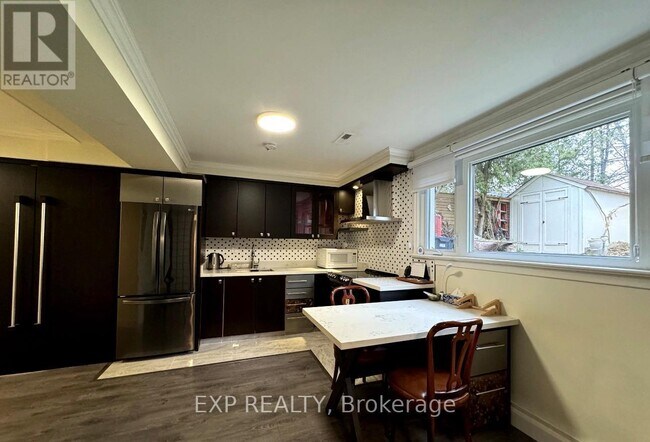 Photo - 18 Greenland Rd