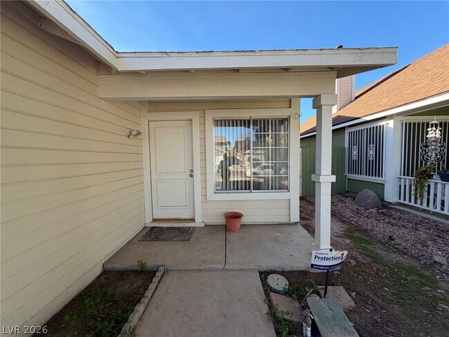 Photo - 1583 Teardrop St